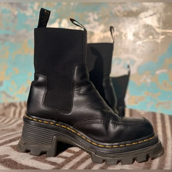 Dr Martens Corran Chelsea Atlas Heeled Boots - Picture 5 of 12